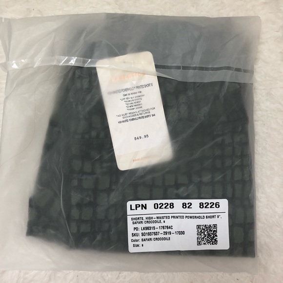 Fabletics High-Waisted Green Printed Biker Short - Picture 5 of 7